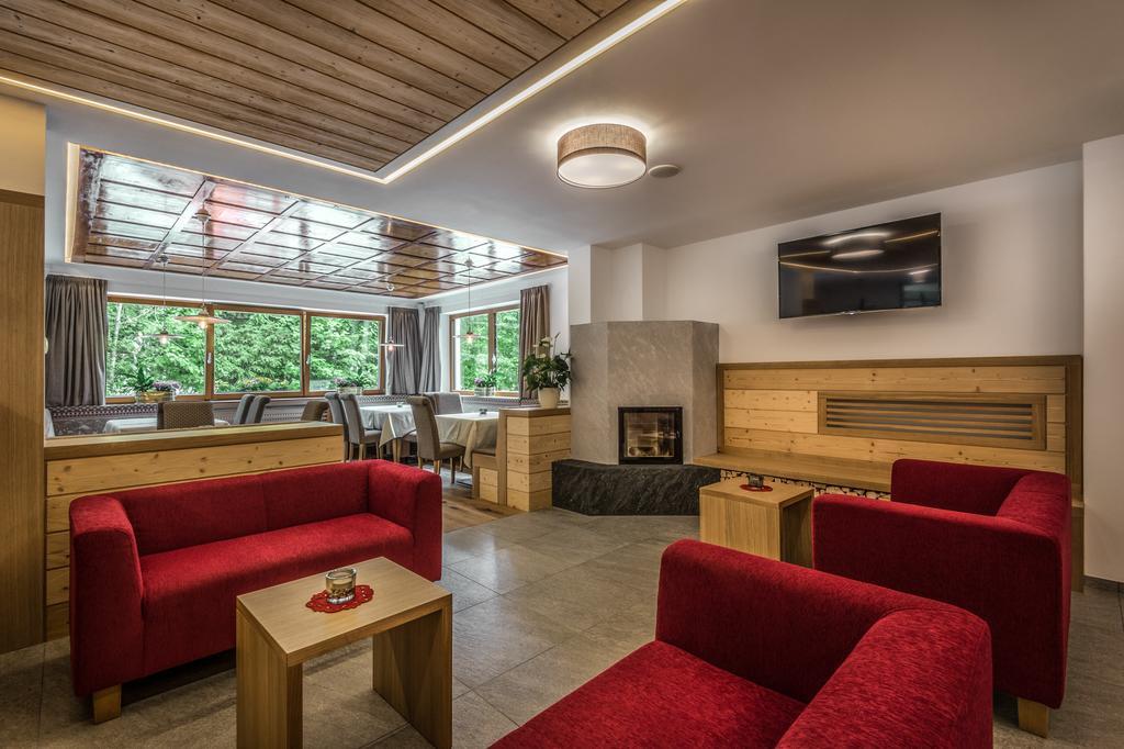 Hotel Miramonti Бадия Экстерьер фото