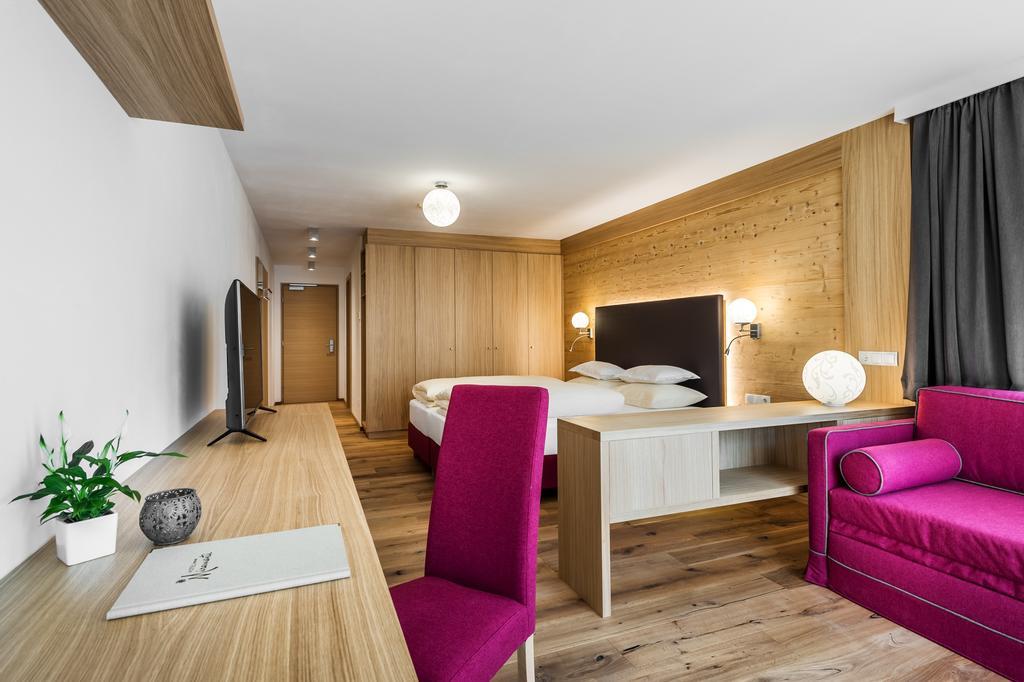Hotel Miramonti Бадия Экстерьер фото