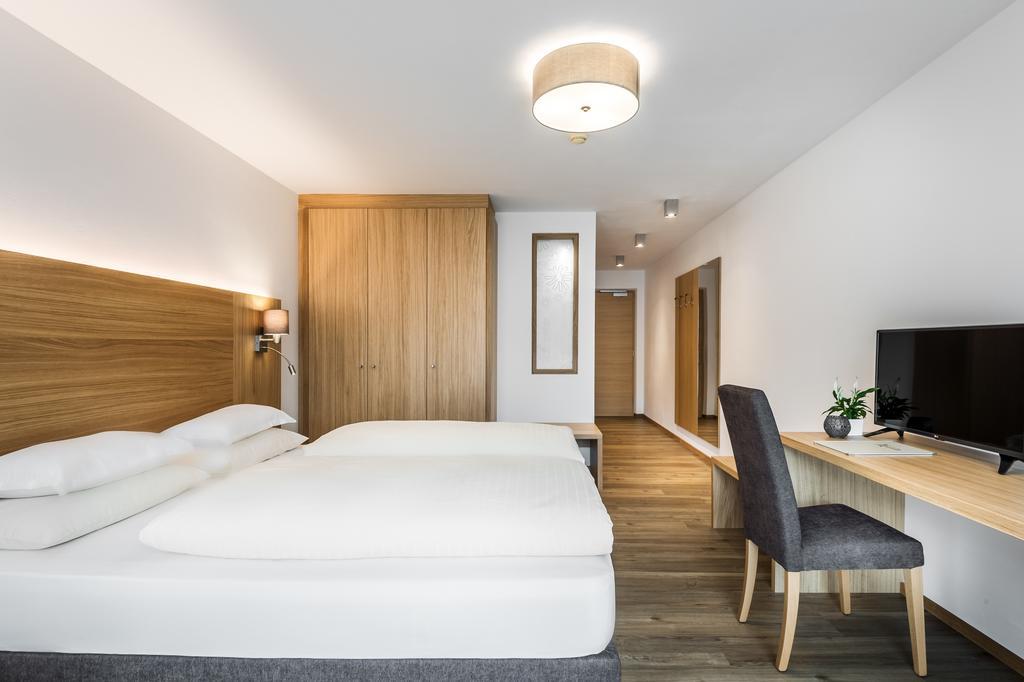 Hotel Miramonti Бадия Экстерьер фото
