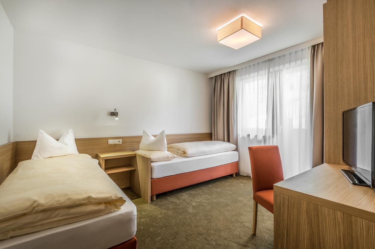 Hotel Miramonti Бадия Экстерьер фото